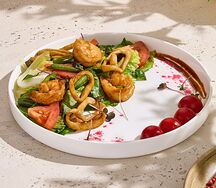 Салат с креветками и кальмаром 