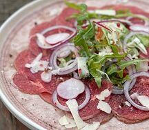 Карпаччо из мяса страуса