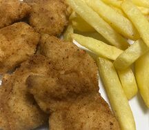 Наггетсы из курицы с картофелем фри