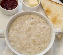 Овсяная с клубничным вареньем