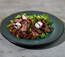 Салат с ростбифом