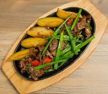 Баранина с картофелем и луком