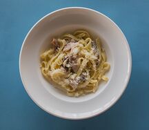 Паста с беконом и грибами