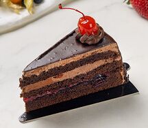 Пирожное Вишня в шоколаде