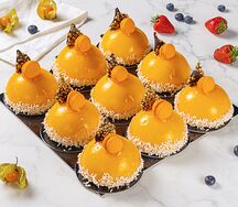Ассорти из пирожных Манго