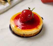 Пирожное Чизкейк Нью-Йорк с клубникой