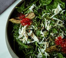 Салат с авокадо и крабом