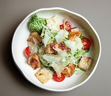 Цезарь с курицей