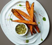 Батат, запечённый с соусом тартар