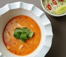 Том ям с морепродуктами