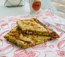 Блин с ветчиной и сыром