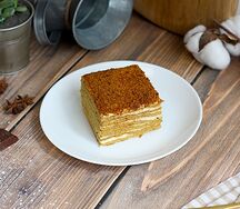 Пирожное Медовик