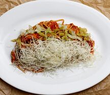 Паста с цыпленком и острым перцем