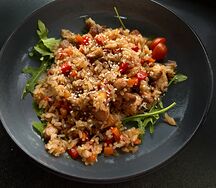 Жареный рис с курицей