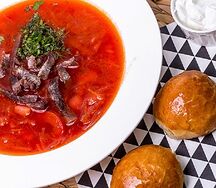 Борщ с пампушками