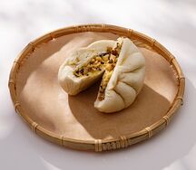 Бань бао с курицей и сыром