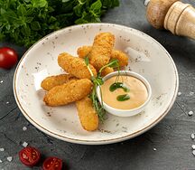 Жареный сыр с соусом кимчи