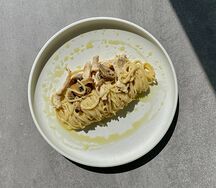 Паста с курицей в сливочном соусе
