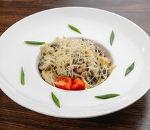 Паста с курицей и грибами
