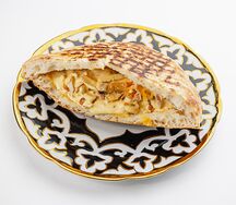 Куриная шаурма в тандырной лепёшке