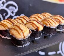 Запечённый ролл с лососем 