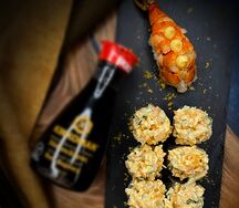 Ролл Фьюжн с креветкой и Суши с креветкой