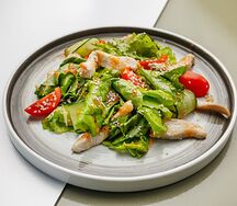 С куриной грудкой и кисло-сладким соусом