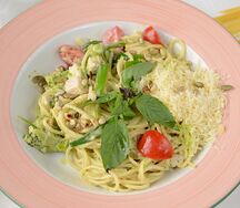 Спагетти с копченой куриной грудкой