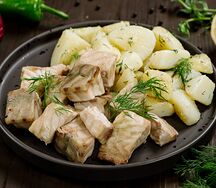 Малосольная осетрина с картофелем