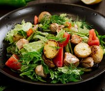 Салат с осетром и молодым картофелем