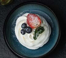 Анна Павлова с клубничным курдом