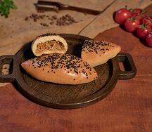 Пирожок с квашеной капустой