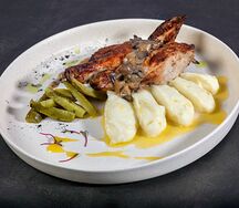 Половина цыплёнка с пюре