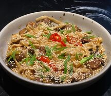 Удон с овощами и говядиной