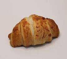 Круассан с сыром