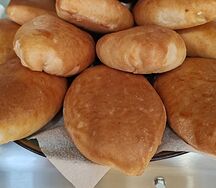 Пирожок с капустой и мясом