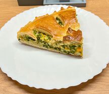 Пирог с луком и яйцом