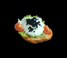 Брускетта с яйцом пашот
