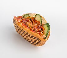 Булка с курицей