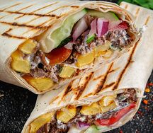 Шаурма с говядиной и картофелем фри