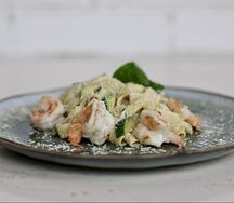 Тальятелле сливочная с креветками и цукини