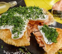 Пирог-чебурек с красной рыбой и творожным сыром