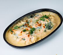 Гютан яки с языком и шпинатом 