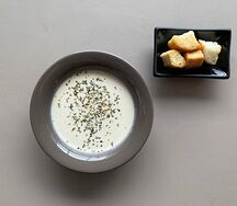 Сырный суп с гренками