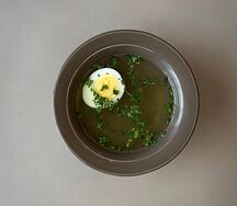 Куриный бульон с яйцом