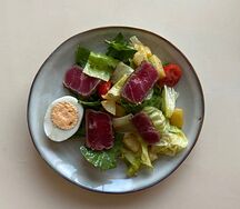 Салат с тунцом