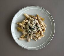 Пенне с беконом в сливочном соусе