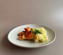 Курица в кисло-сладком соусе с пюре