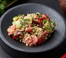 Овощной салат по-грузински с грецким орехом