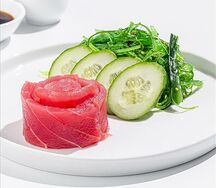 Сашими с тунцом